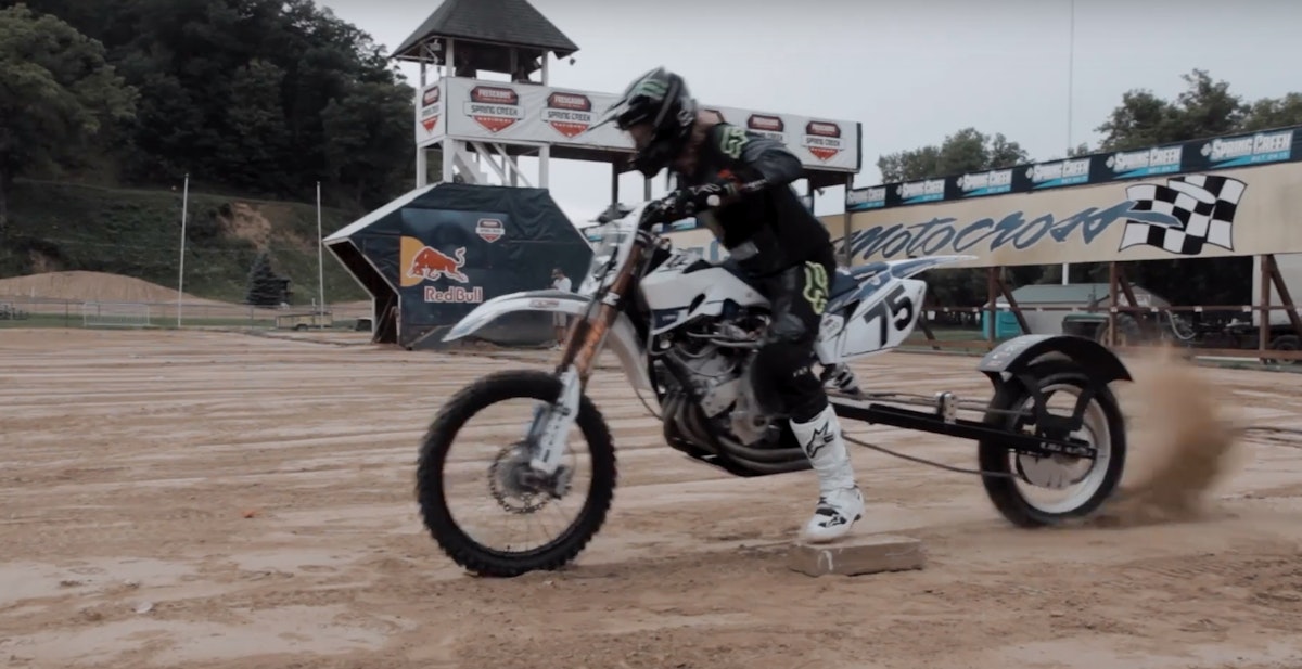 Video: Hillclimb met een nitro-gestookte Yamaha R6 | Motoren en Toerisme