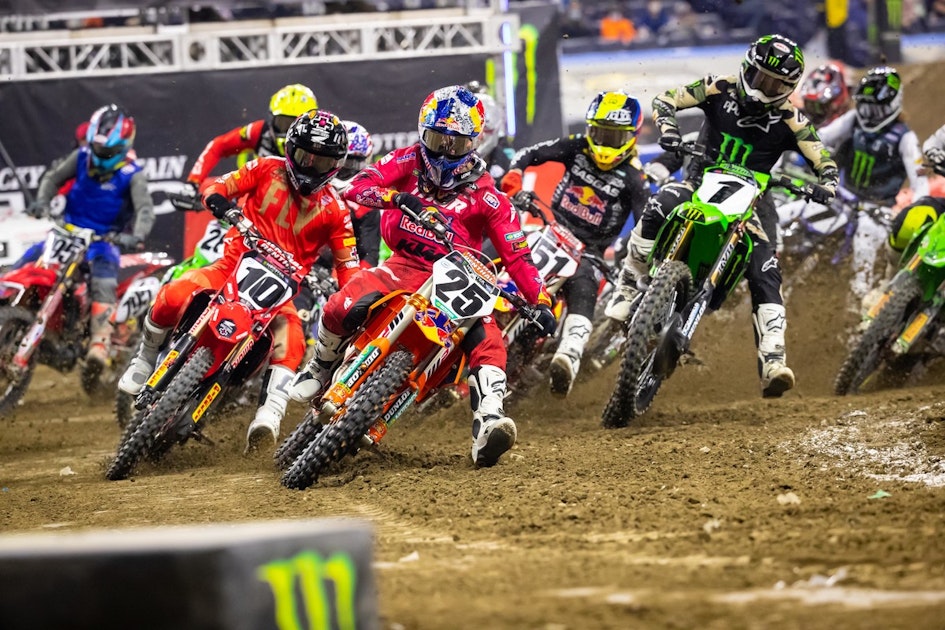 The Couch Racer: The greatest show on dirt… | Motoren en Toerisme