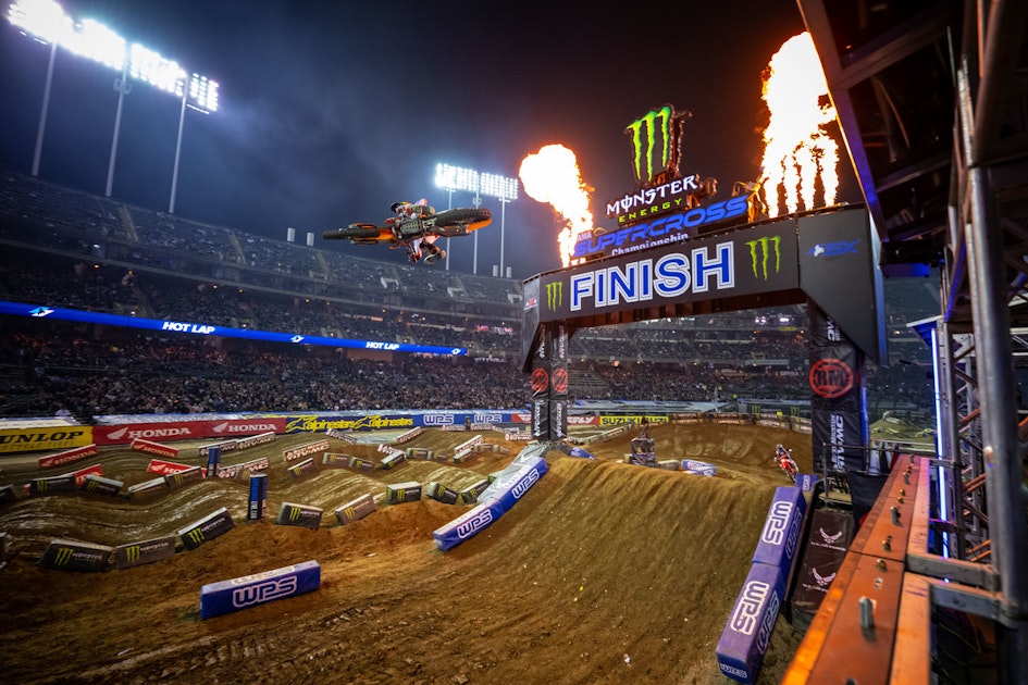 The Couch Racer: California Dreamin’ | Motoren en Toerisme