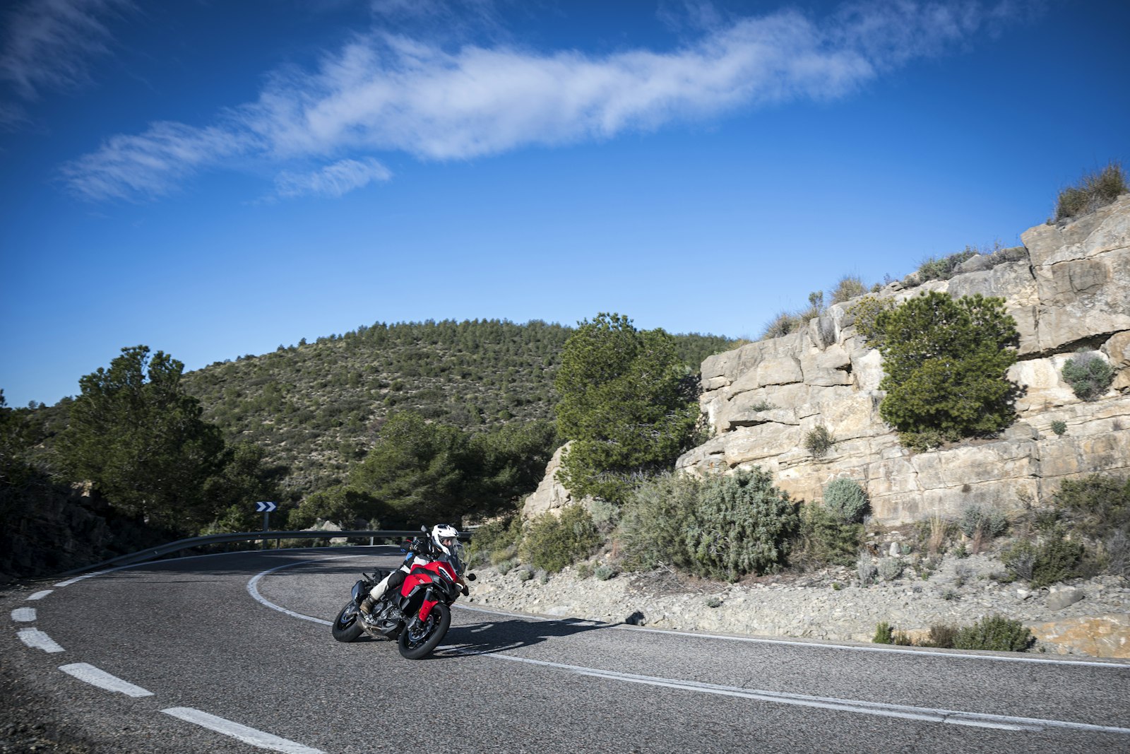 2025_Ducati_MultistradaV2