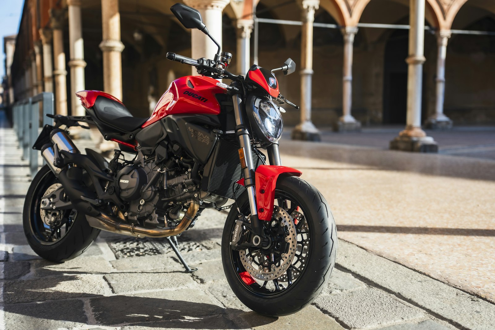 MY26: Ducati stopt 890cc V2 in Monster en Monster+ | Motoren en Toerisme